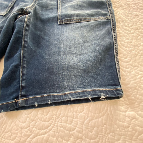 Time and Tru Denim Utility Bermuda Shorts High Rise Medium Blue Wash Size 4 - Picture 7 of 12